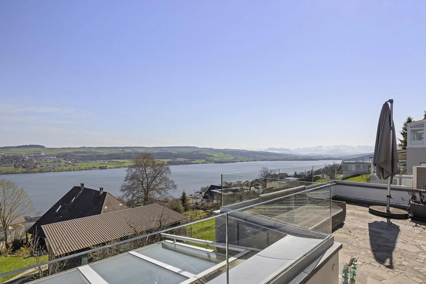Vue de rêve ininterrompue sur les Alpes et sur le lac Hallwil - Photo 2 sur 13