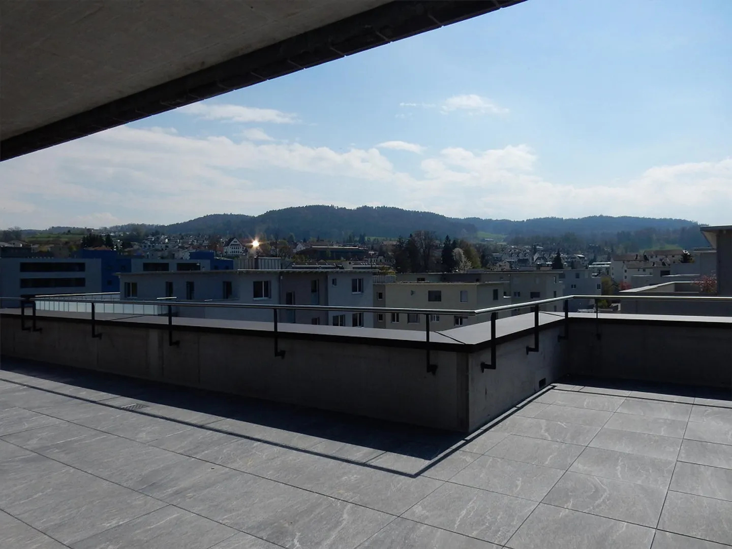modern apartment with large terrace - Photo 1 of 8