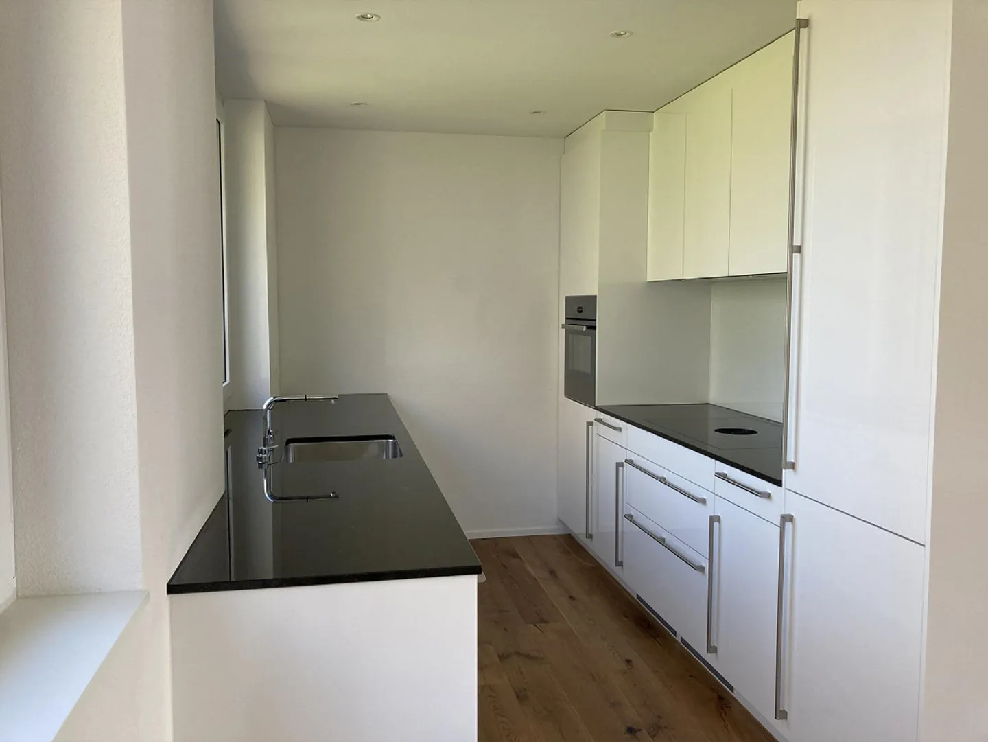 modern apartment with large terrace - Photo 2 of 8