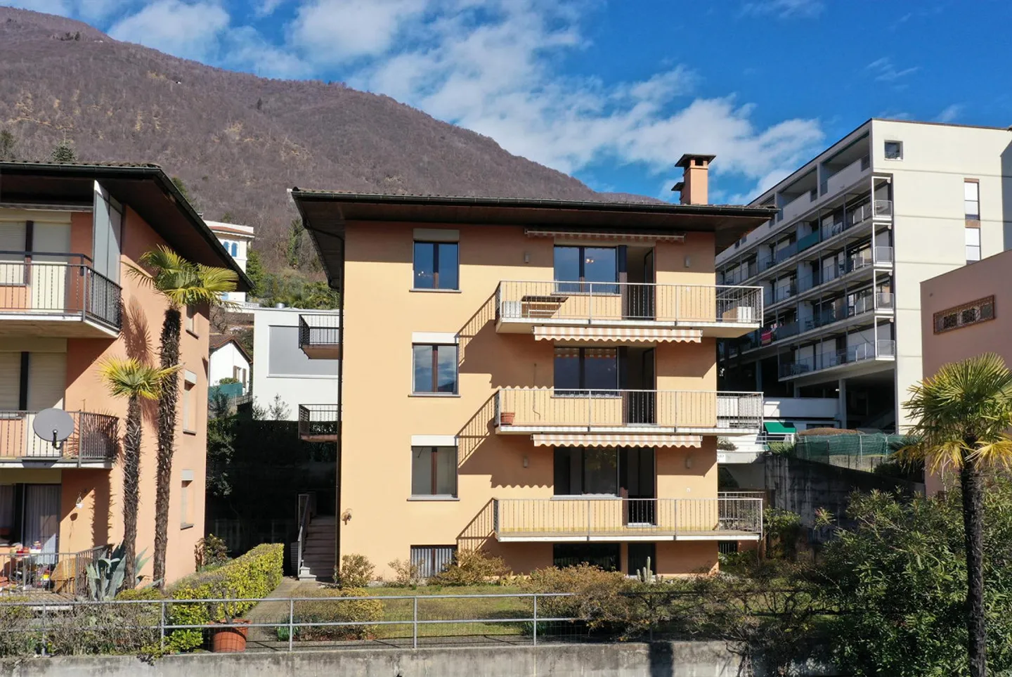 Casa plurifamiliare a Muralto-Locarno con vista parziale sul lago - Foto 5 di 29