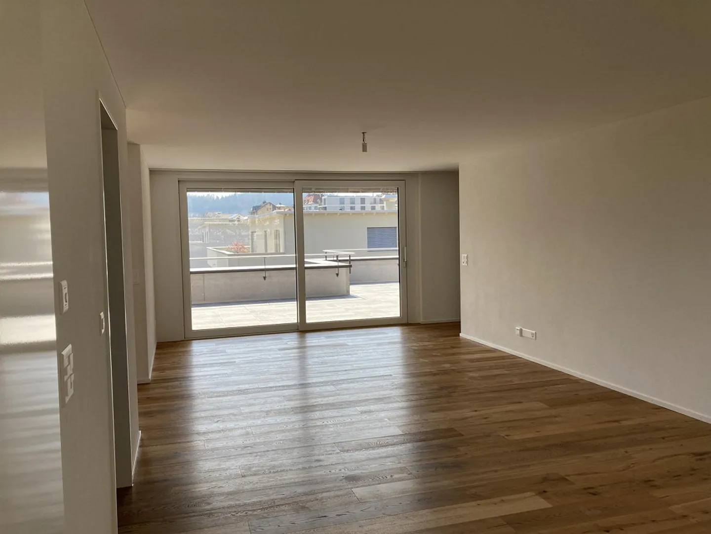 modern apartment with large terrace - Photo 4 of 8