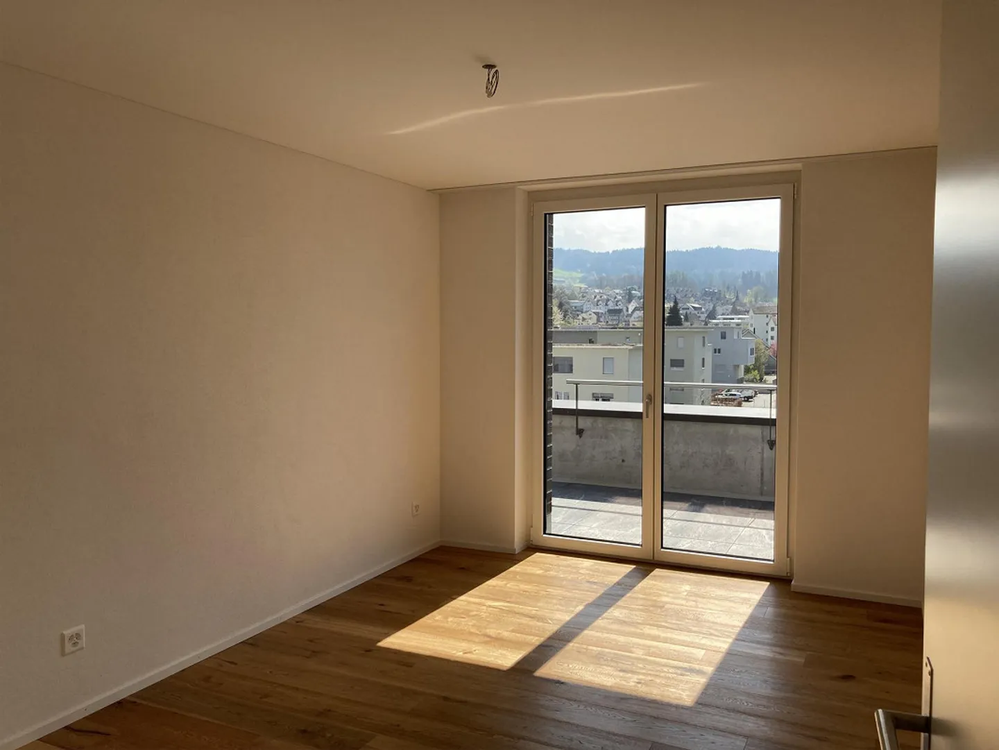 modern apartment with large terrace - Photo 5 of 8