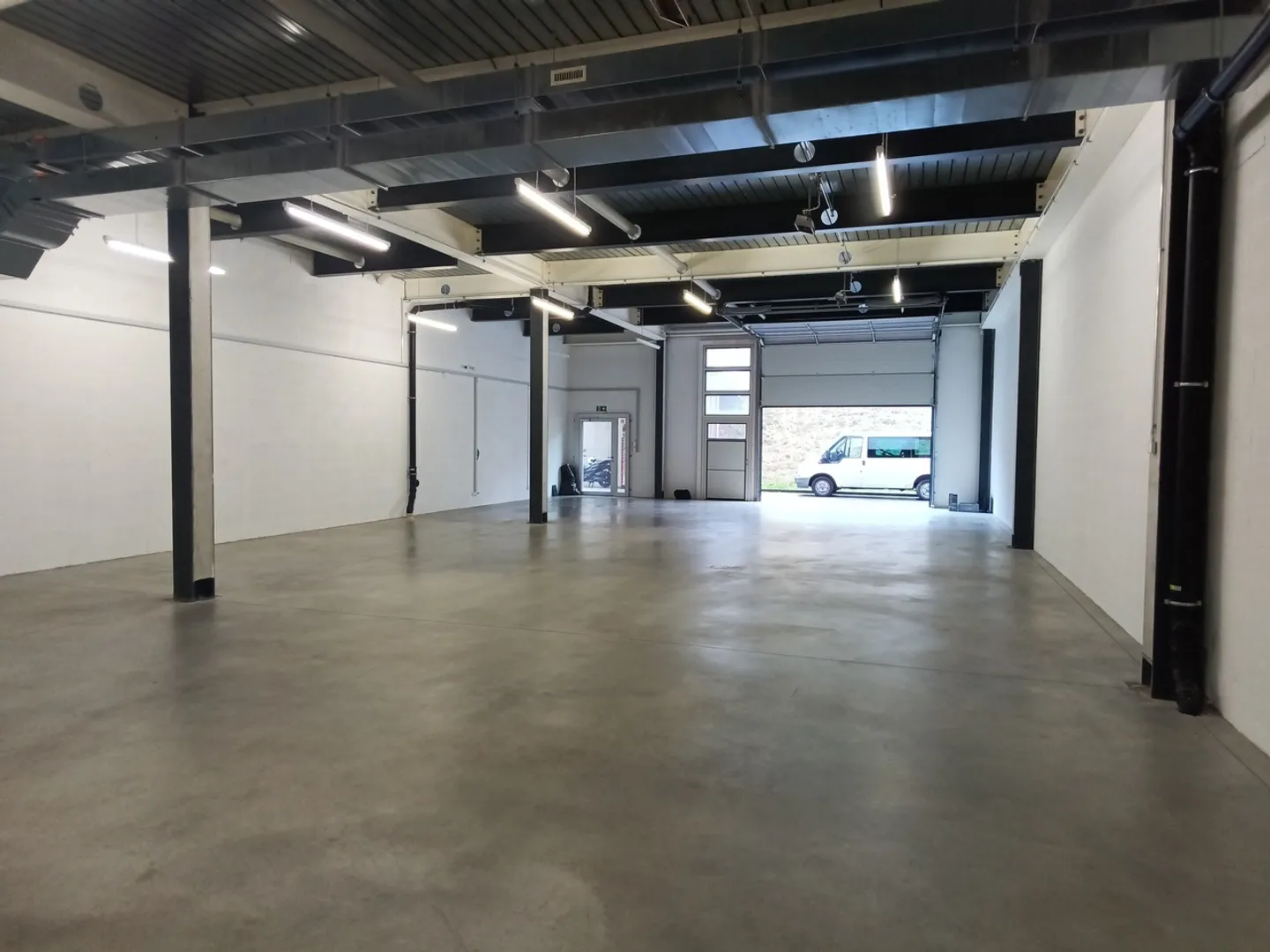 Workshop/storage 230m2 in Puidoux - Close to highway - Photo 3 of 6