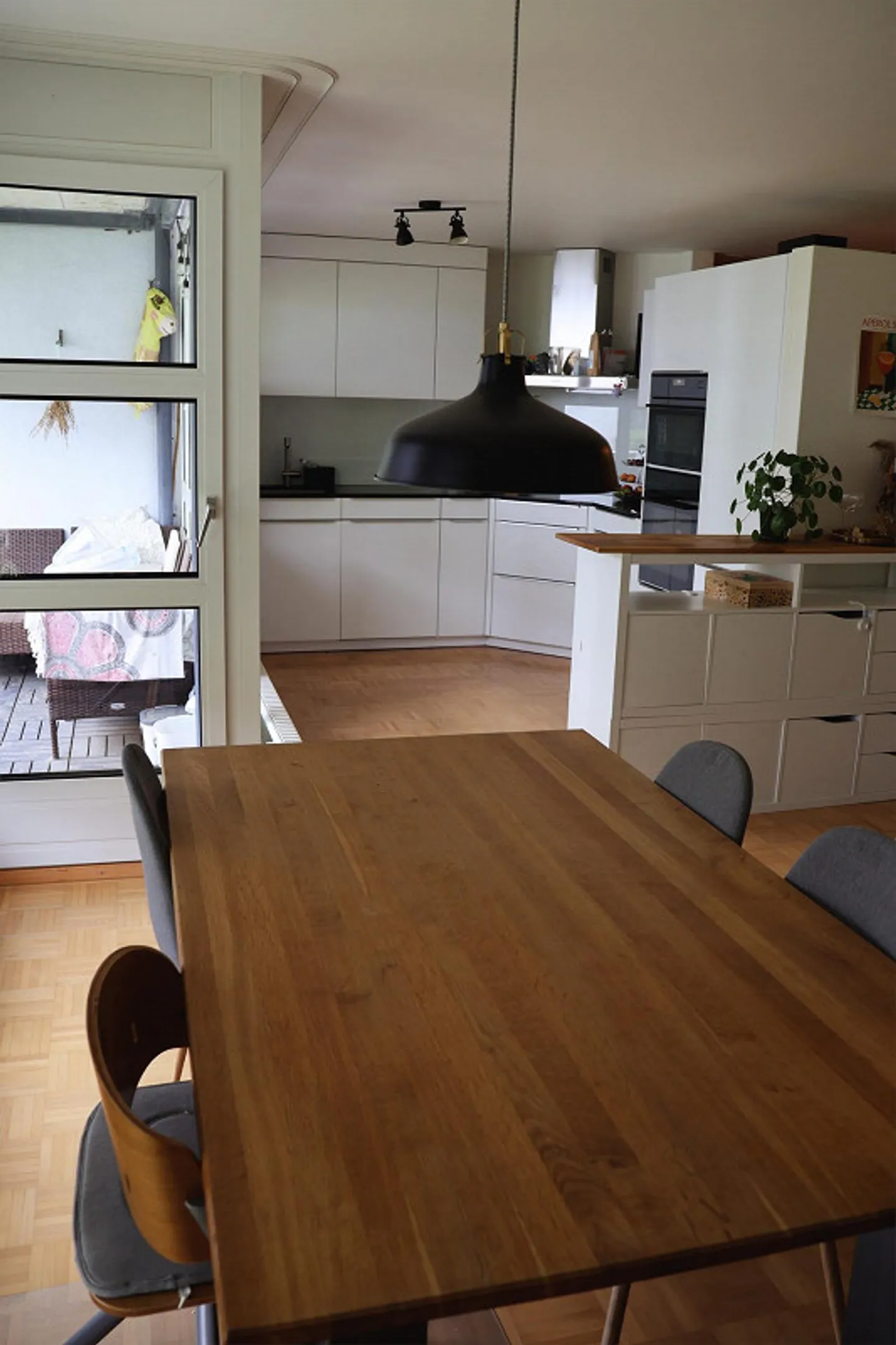 Bright 4.5 Room Apartment near City Center - Photo 4 of 16