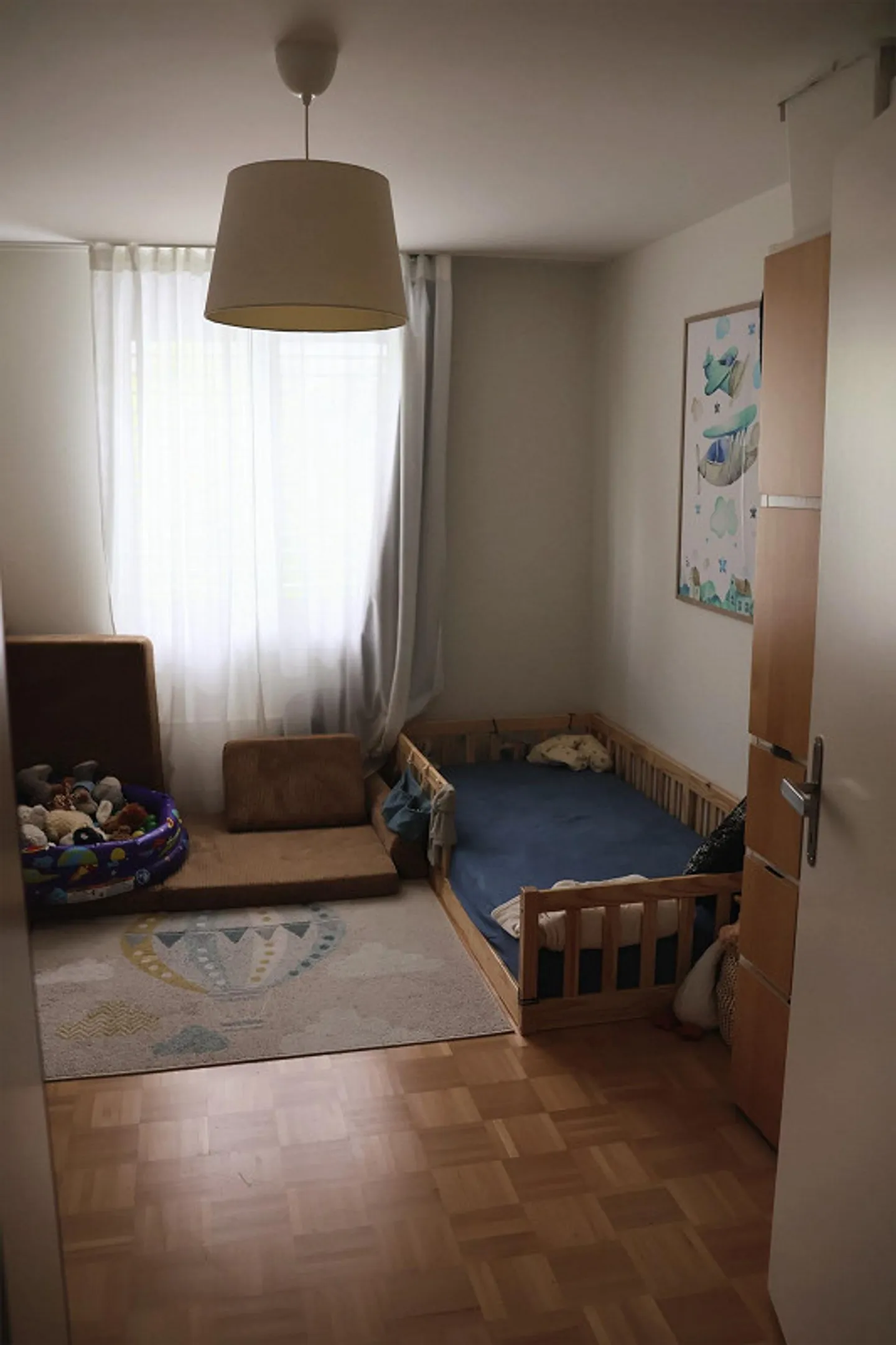 Bright 4.5 Room Apartment near City Center - Photo 9 of 16