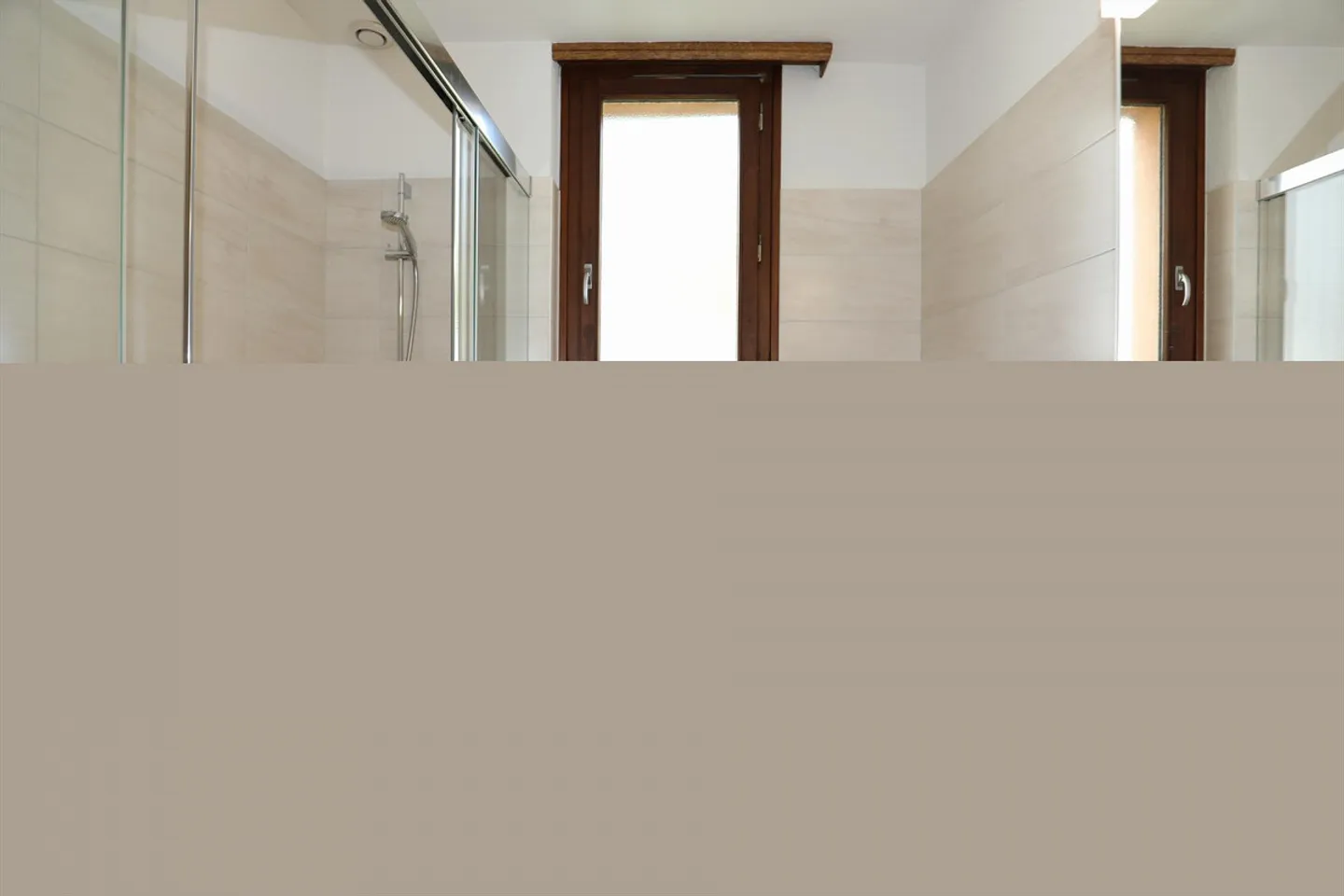 Casa plurifamiliare a Muralto-Locarno con vista parziale sul lago - Foto 13 di 29