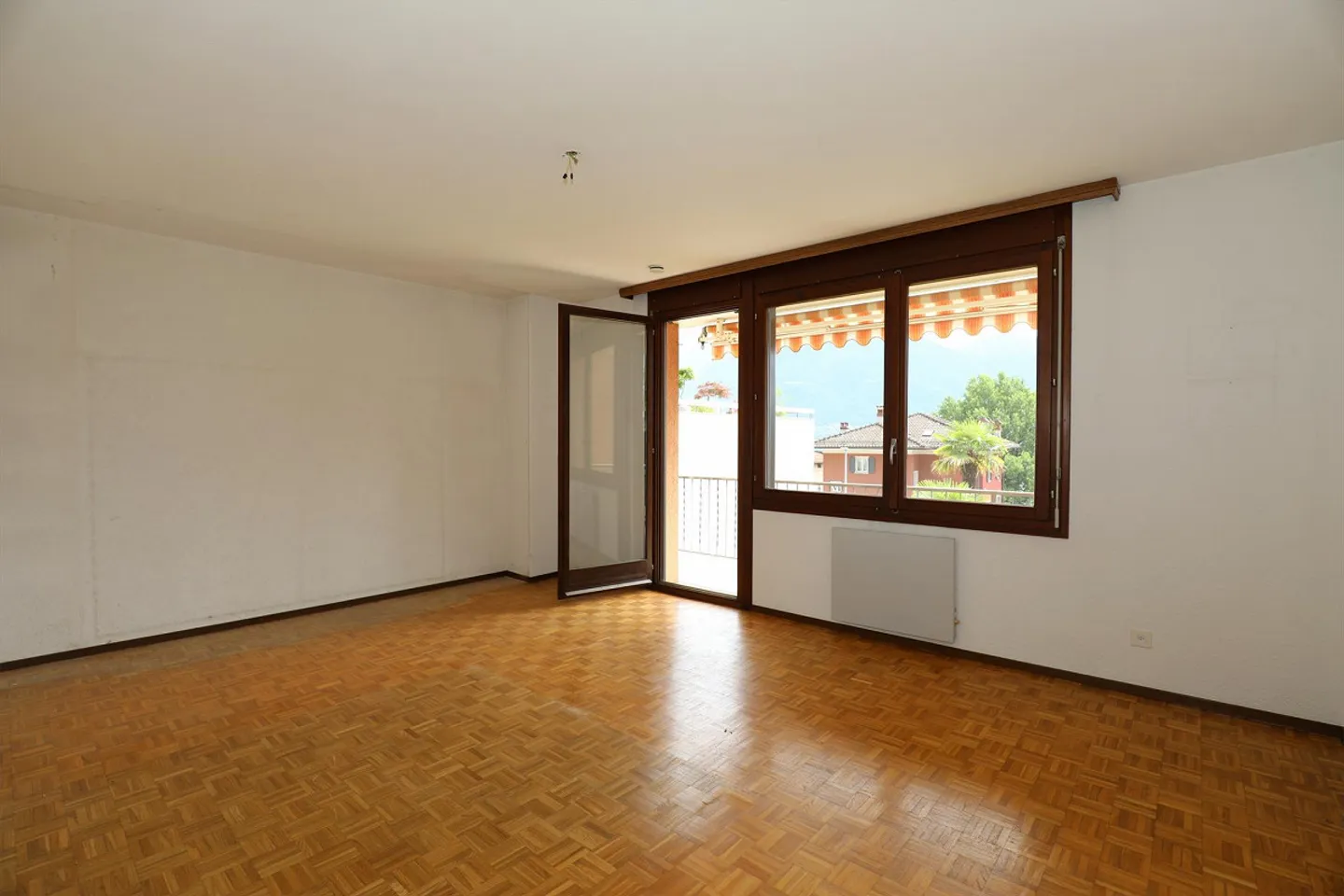 Casa plurifamiliare a Muralto-Locarno con vista parziale sul lago - Foto 19 di 29