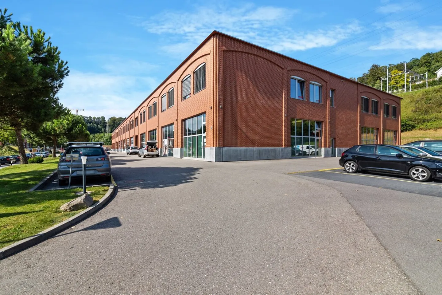 Workshop/storage 230m2 in Puidoux - Close to highway - Photo 5 of 6