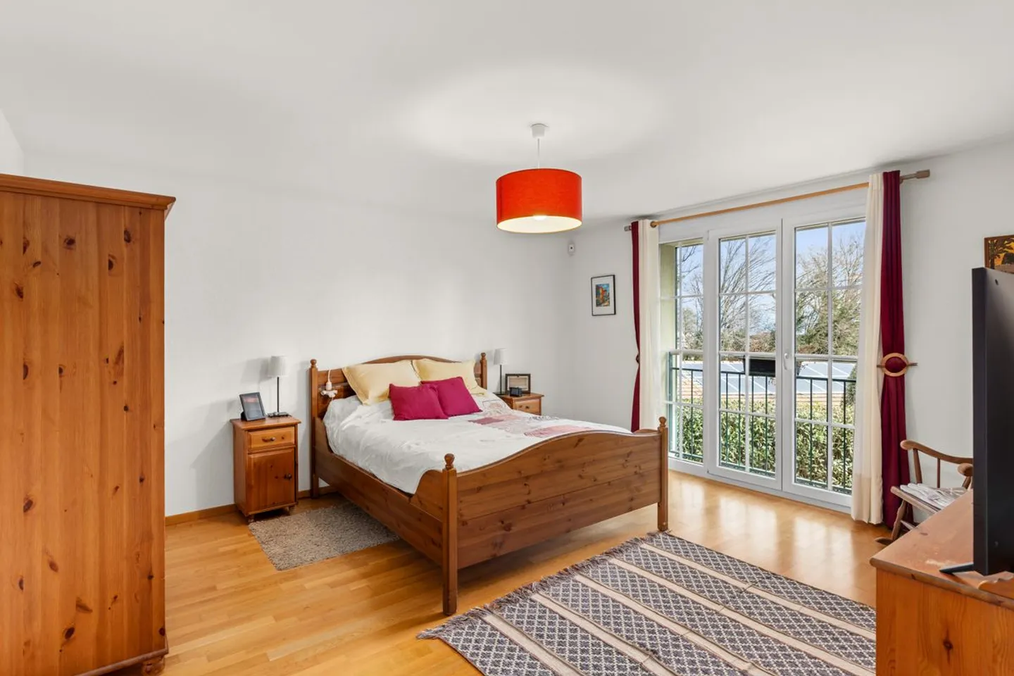 Elegante villa familiare con piscina - Foto 8 di 13