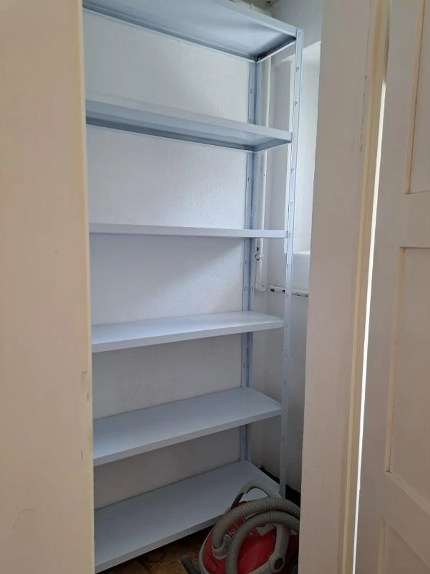 Studio / unmöbliert oder teilmöbliert - Foto 3 von 9