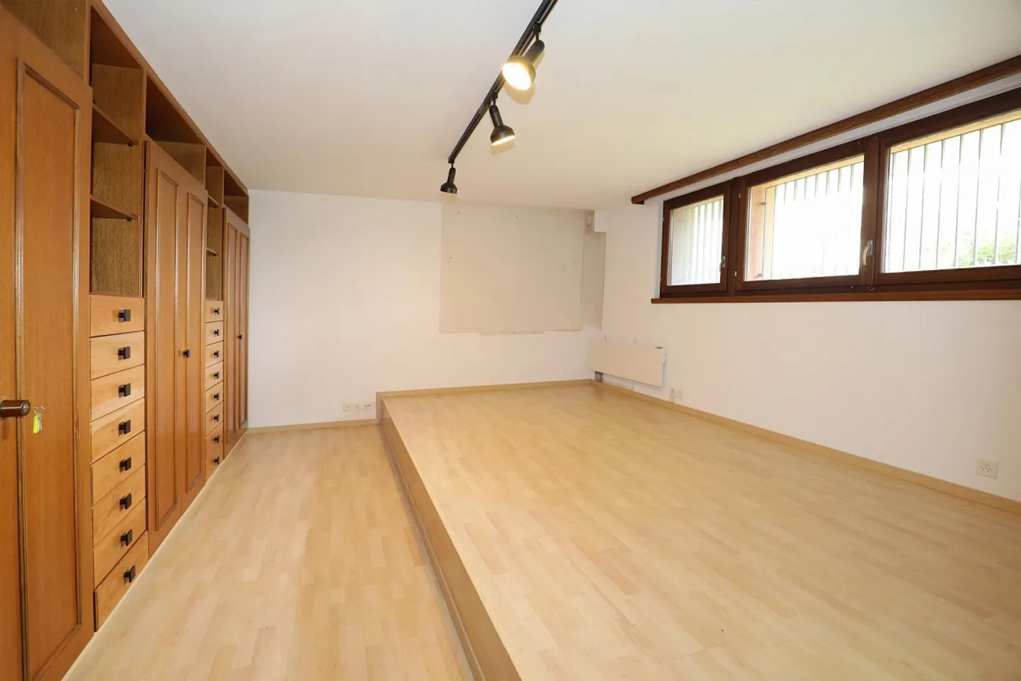 Casa plurifamiliare a Muralto-Locarno con vista parziale sul lago - Foto 28 di 29