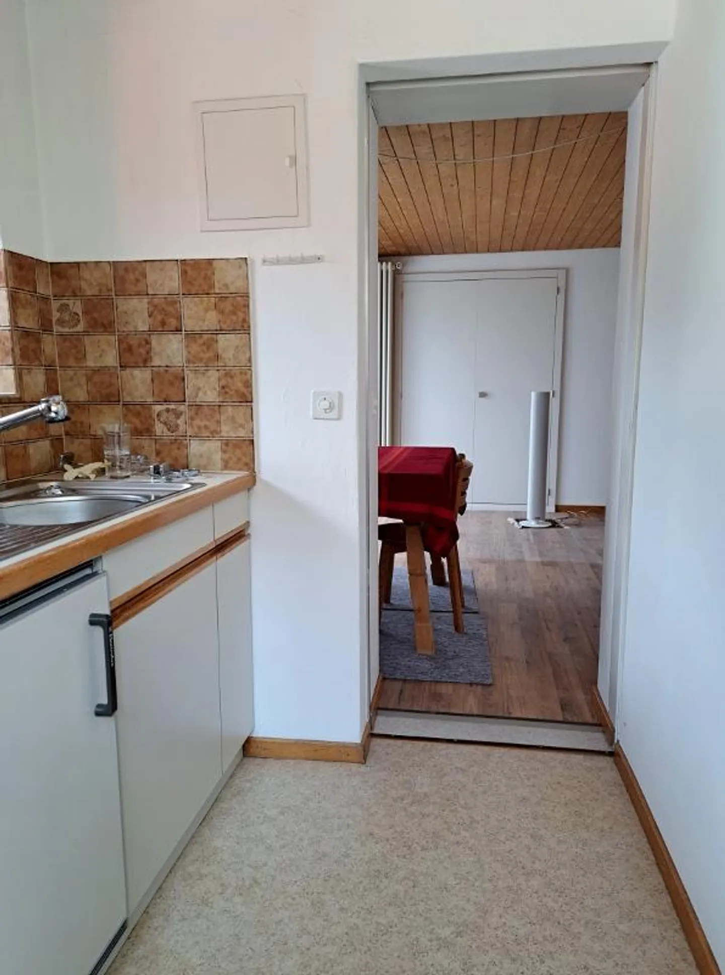 Studio / unmöbliert oder teilmöbliert - Foto 8 von 9