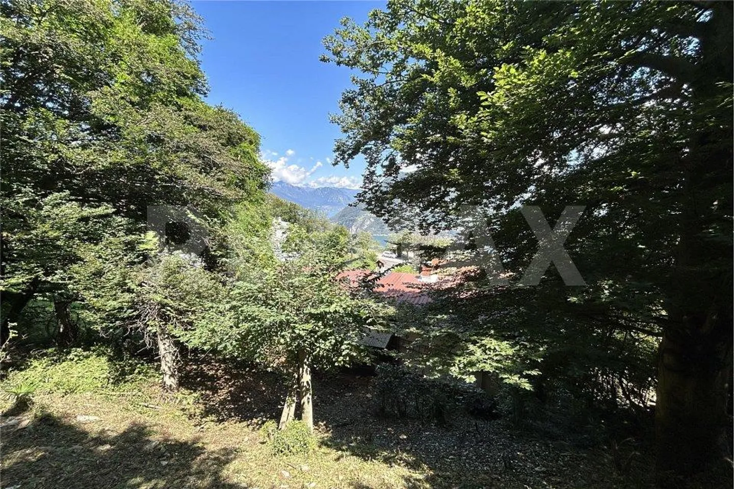 Terrain constructible à Carona avec vue sur le lac - Photo 6 sur 13