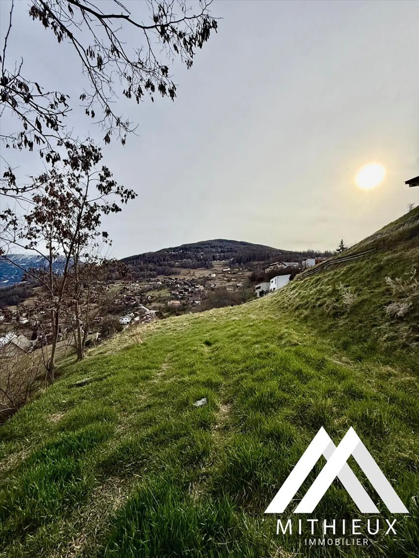 TERRAIN CONSTRUCTIBLE DE 1241  M2, VEX - Photo 2 sur 8