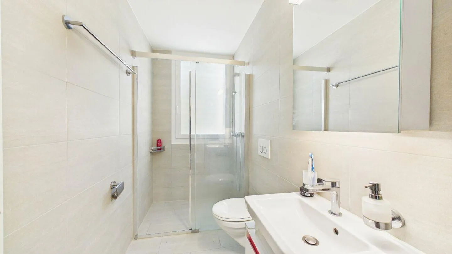 Moderne Gartenwohnung in Nänikon - Foto 8 von 13