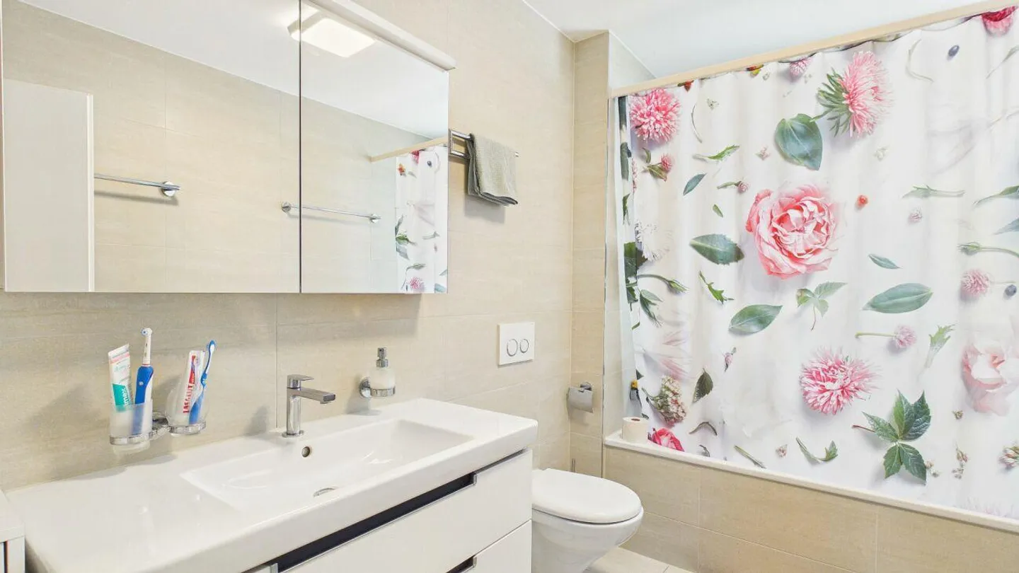 Moderne Gartenwohnung in Nänikon - Foto 9 von 13