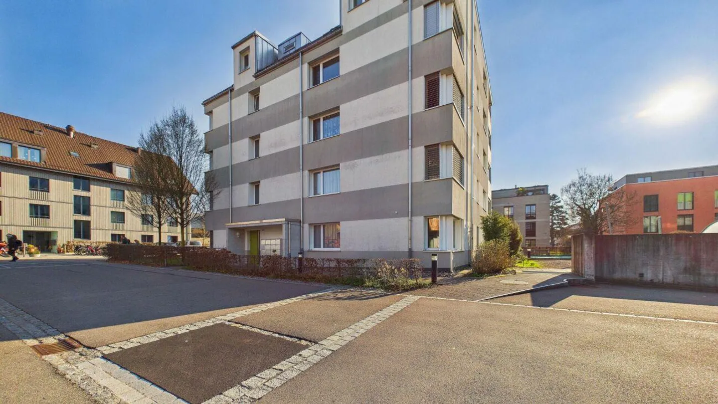 Moderne Gartenwohnung in Nänikon - Foto 13 von 13