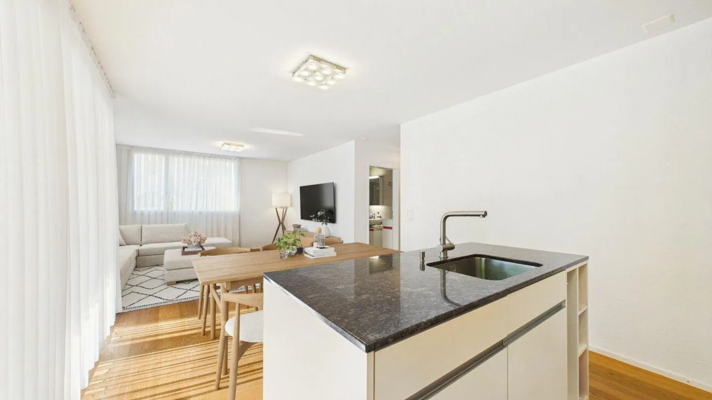 Moderne Gartenwohnung in Nänikon - Foto 4 von 13