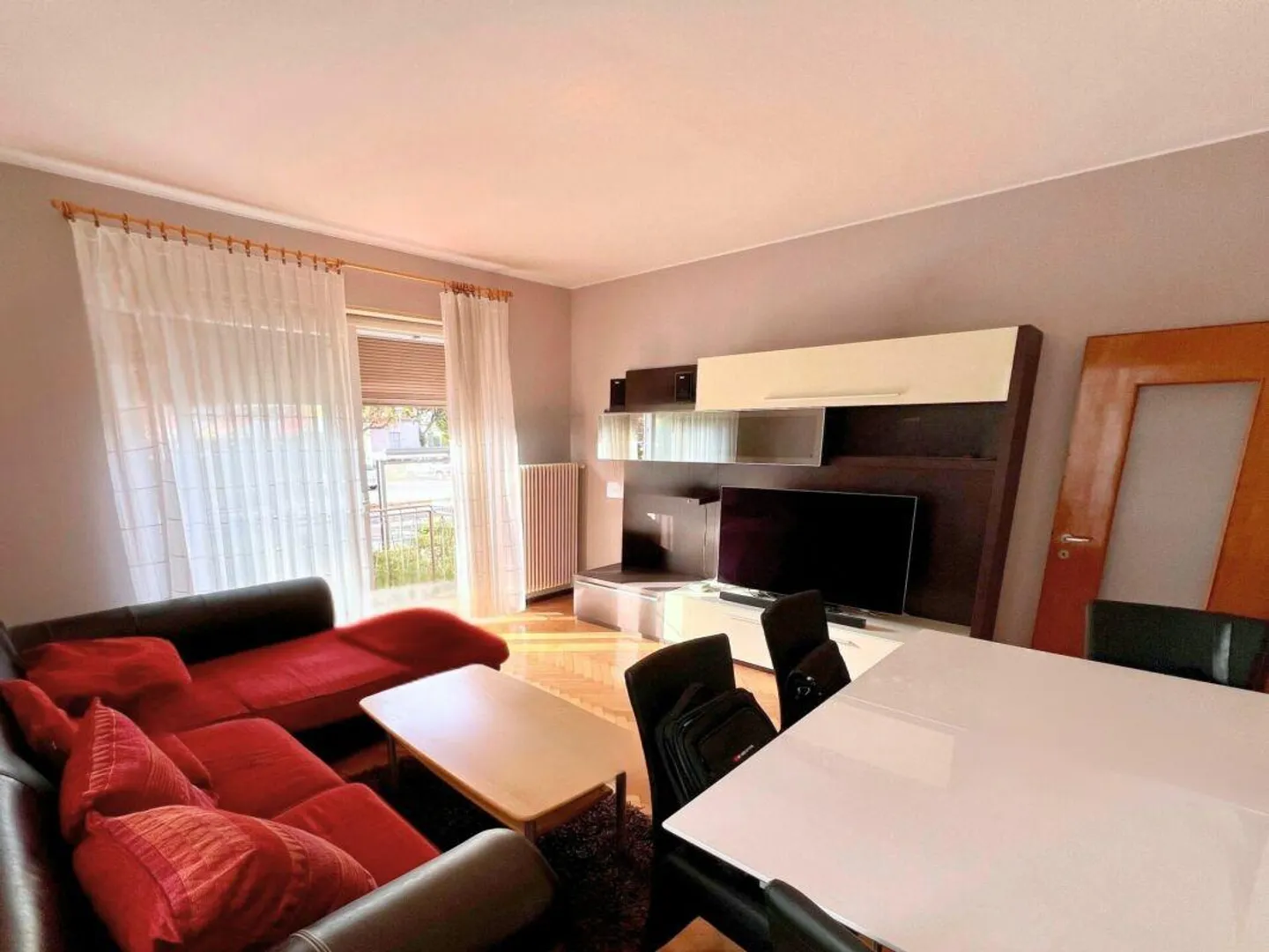 Appartement confortable de 3,5 pièces - Photo 2 sur 6