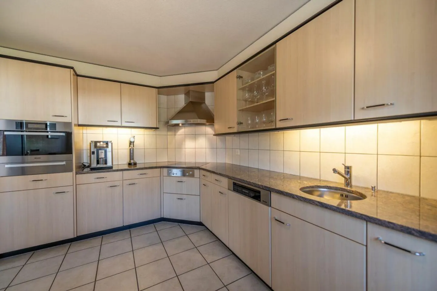 Luce, Spazio, Qualità della Vita - La Tua Nuova Casa in un Ambiente Idilliaco - Foto 4 di 16