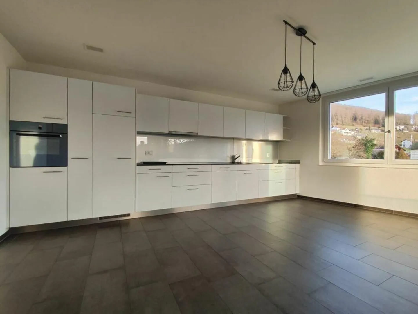 Geräumige Wohnung mit Pool - Foto 2 von 14