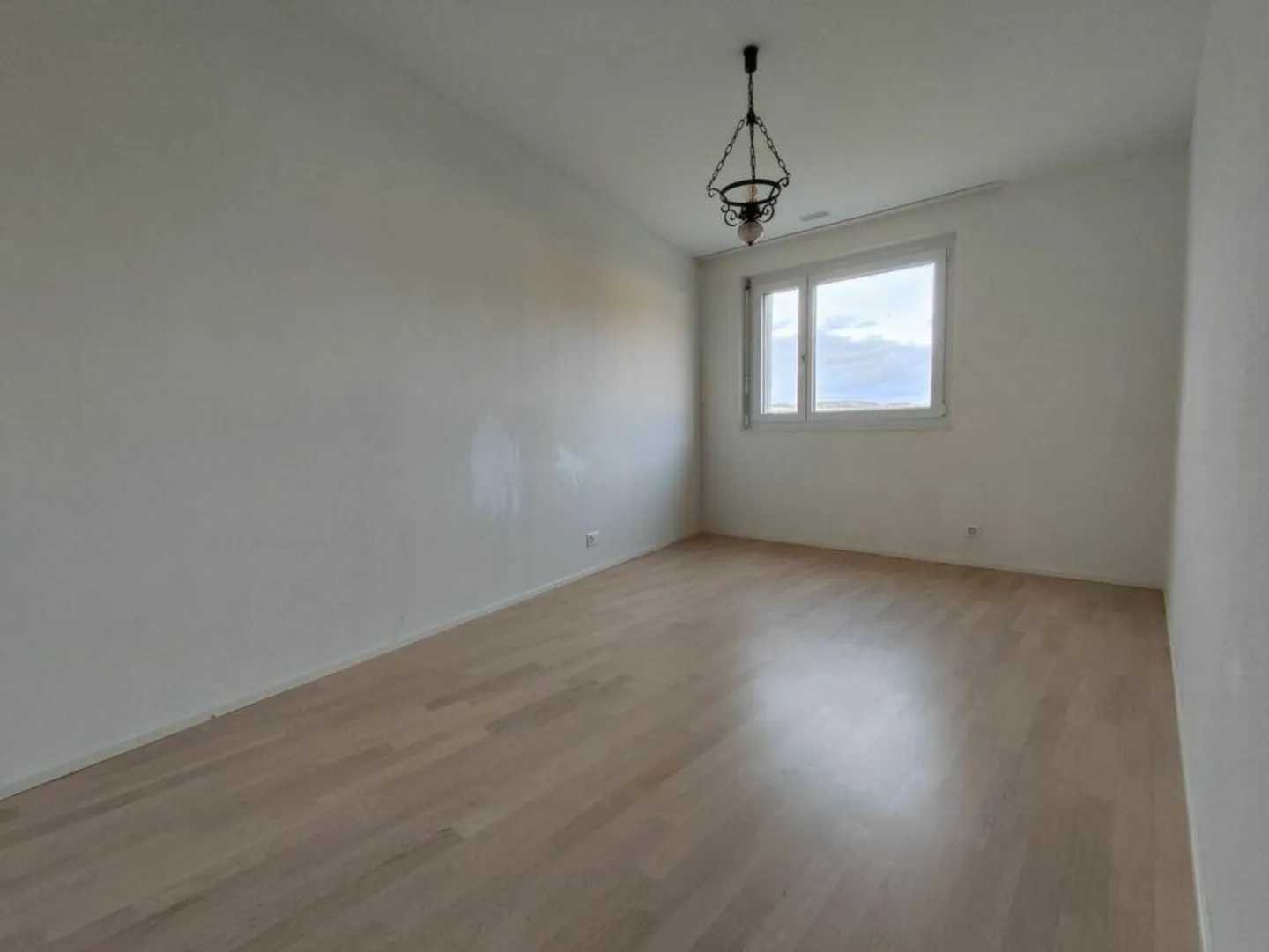 Geräumige Wohnung mit Pool - Foto 7 von 14