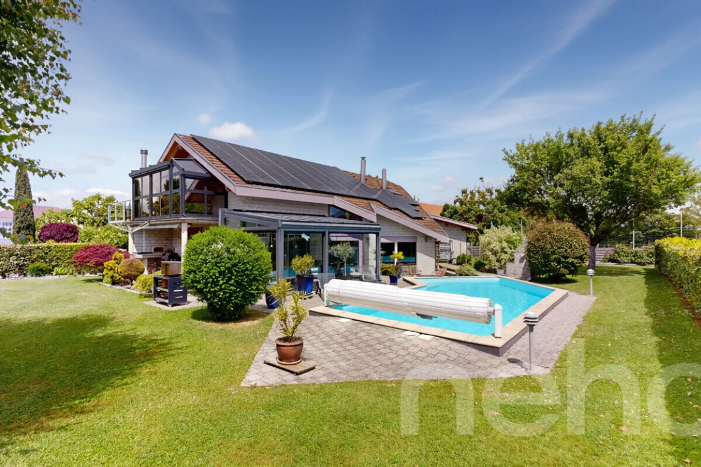 Magnificent 220 m² Villa mit Pool - Foto 1 von 12