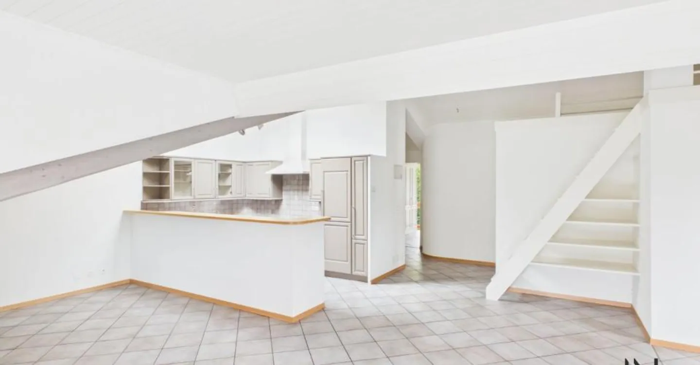 Helles 3,5-Zimmer-Apartment mit Potenzial für 4,5 Zimmer - Foto 3 von 12