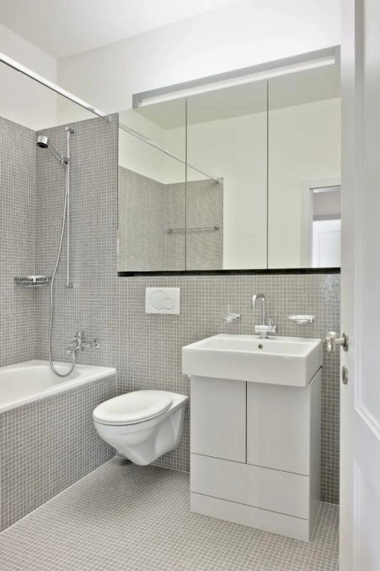 Spacious and bright 2.5-room apartment in the old town of Brugg - Photo 4 of 5