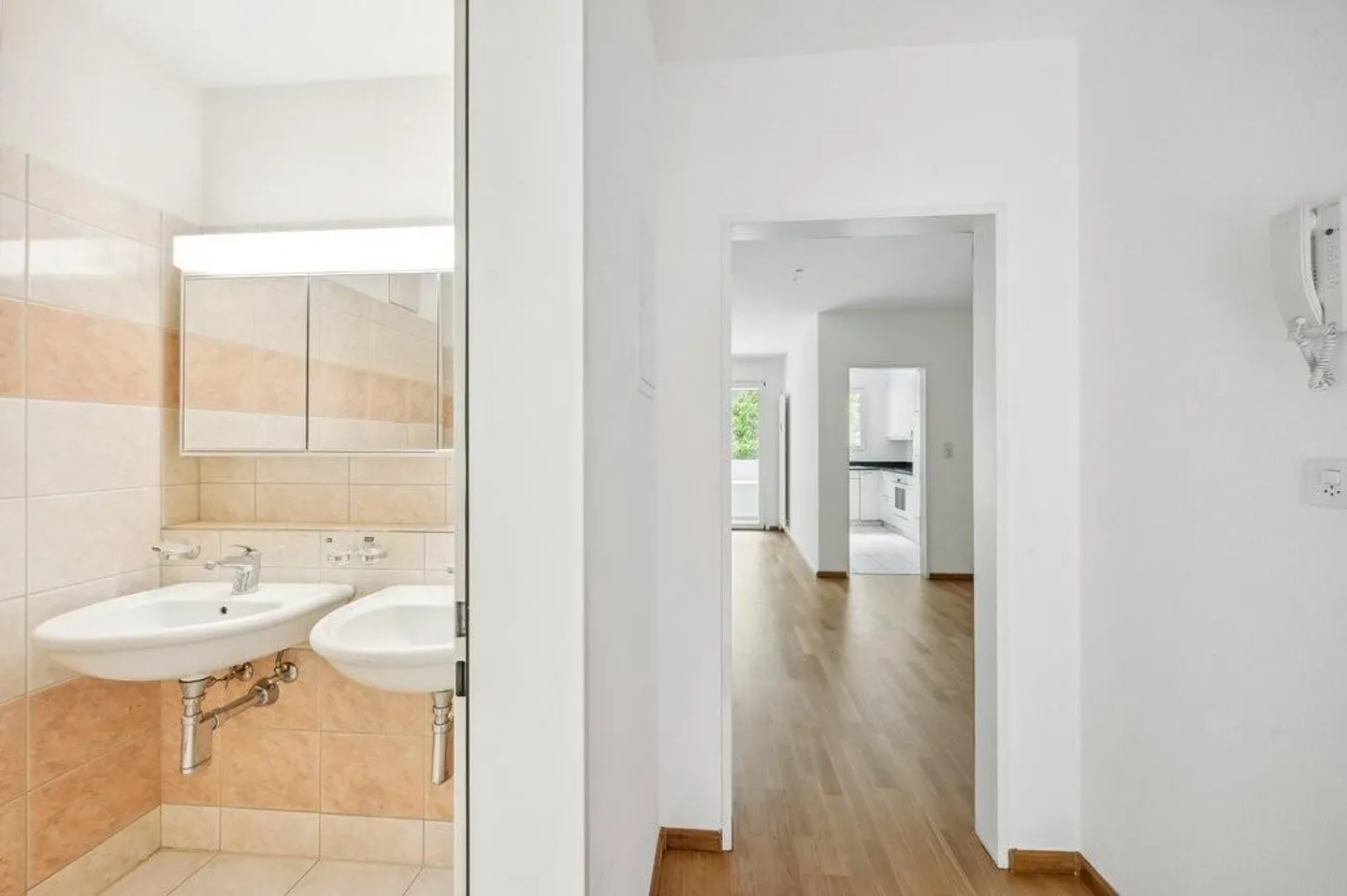 Moderne 2-Zimmer-Penthouse mit Terrassen - Foto 2 von 7