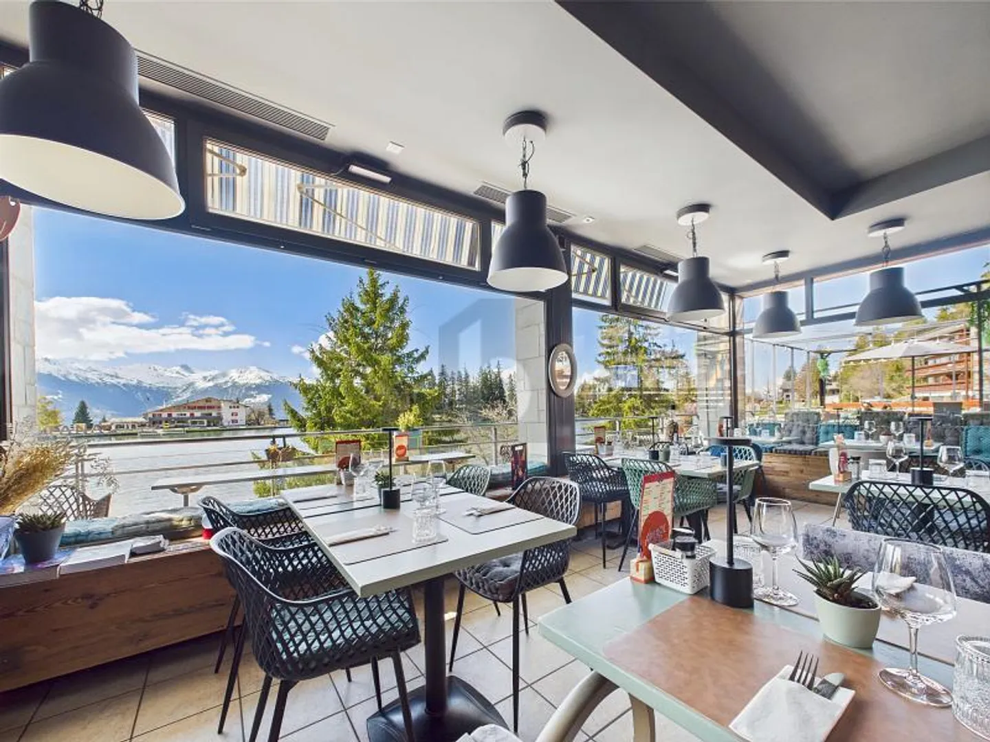 MAGNIFICENT, WITH DIRECT LAKE VIEW - Photo 3 of 6