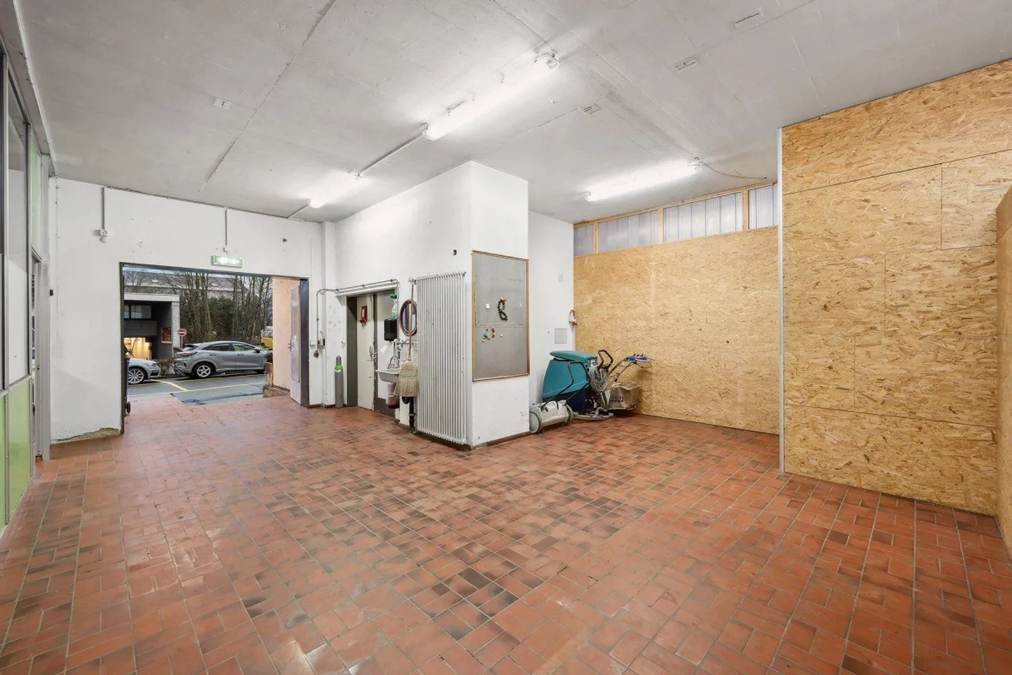 Superficie parziale possibile – Spazio commerciale attraente nel centro di Muttenz - Foto 11 di 13