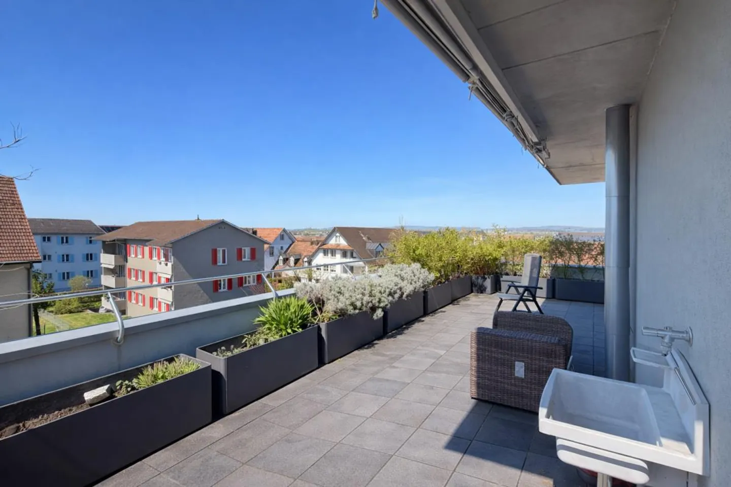 Dreamlike Apartment with Panoramic View - Photo 7 of 8