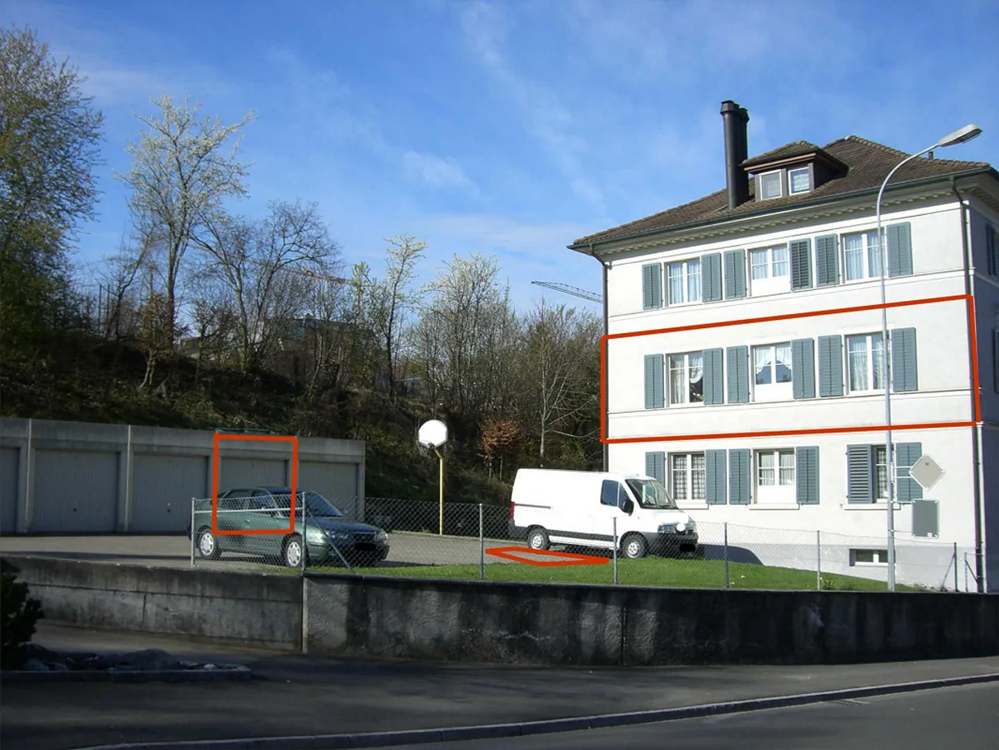4.5 Room Apartment with Single Garage and Parking Space - Photo 3 of 9