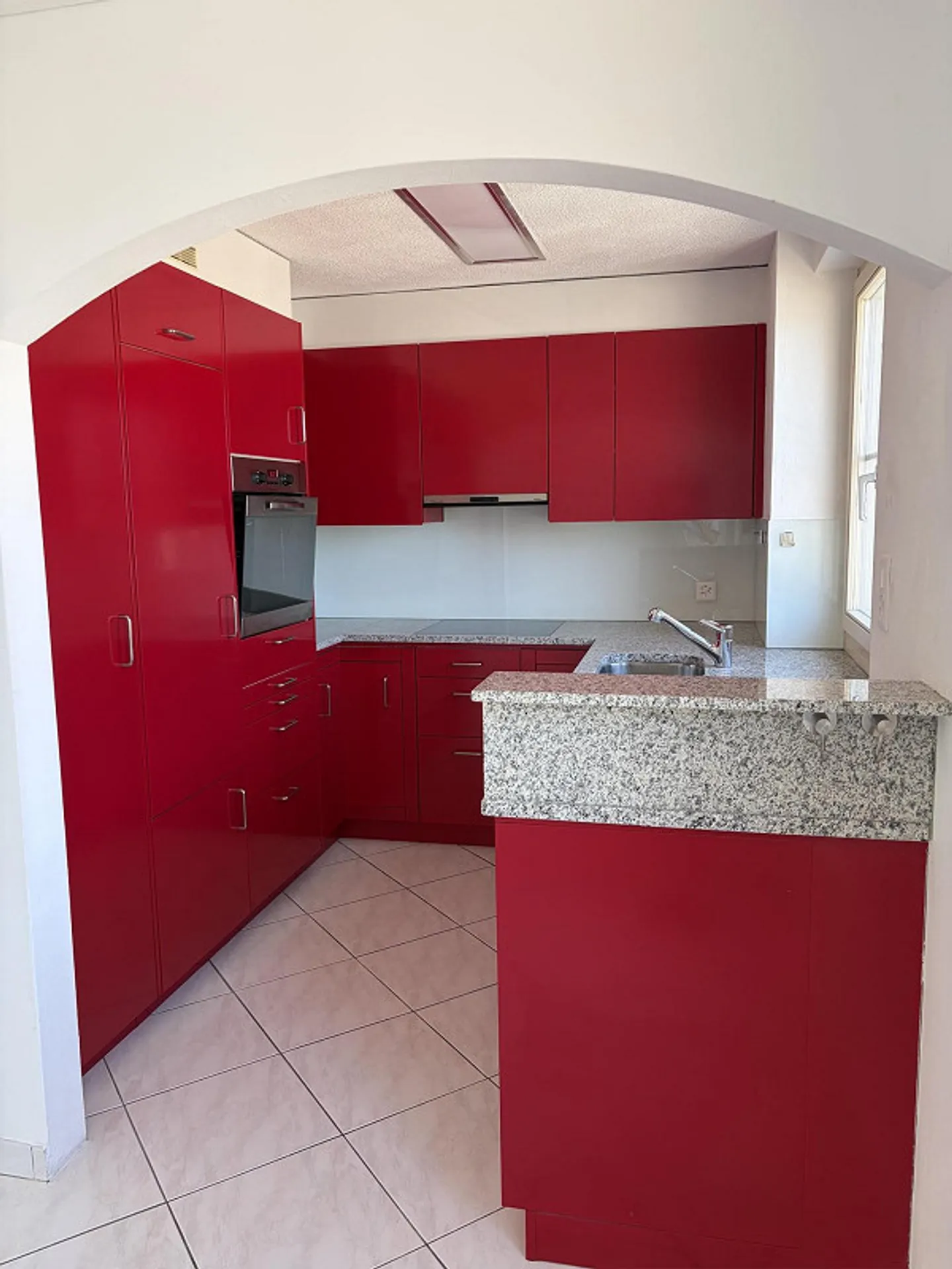4.5 Room Apartment with Single Garage and Parking Space - Photo 6 of 9