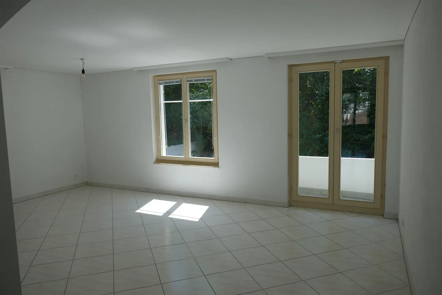 4.5 Room Apartment with Single Garage and Parking Space - Photo 7 of 9