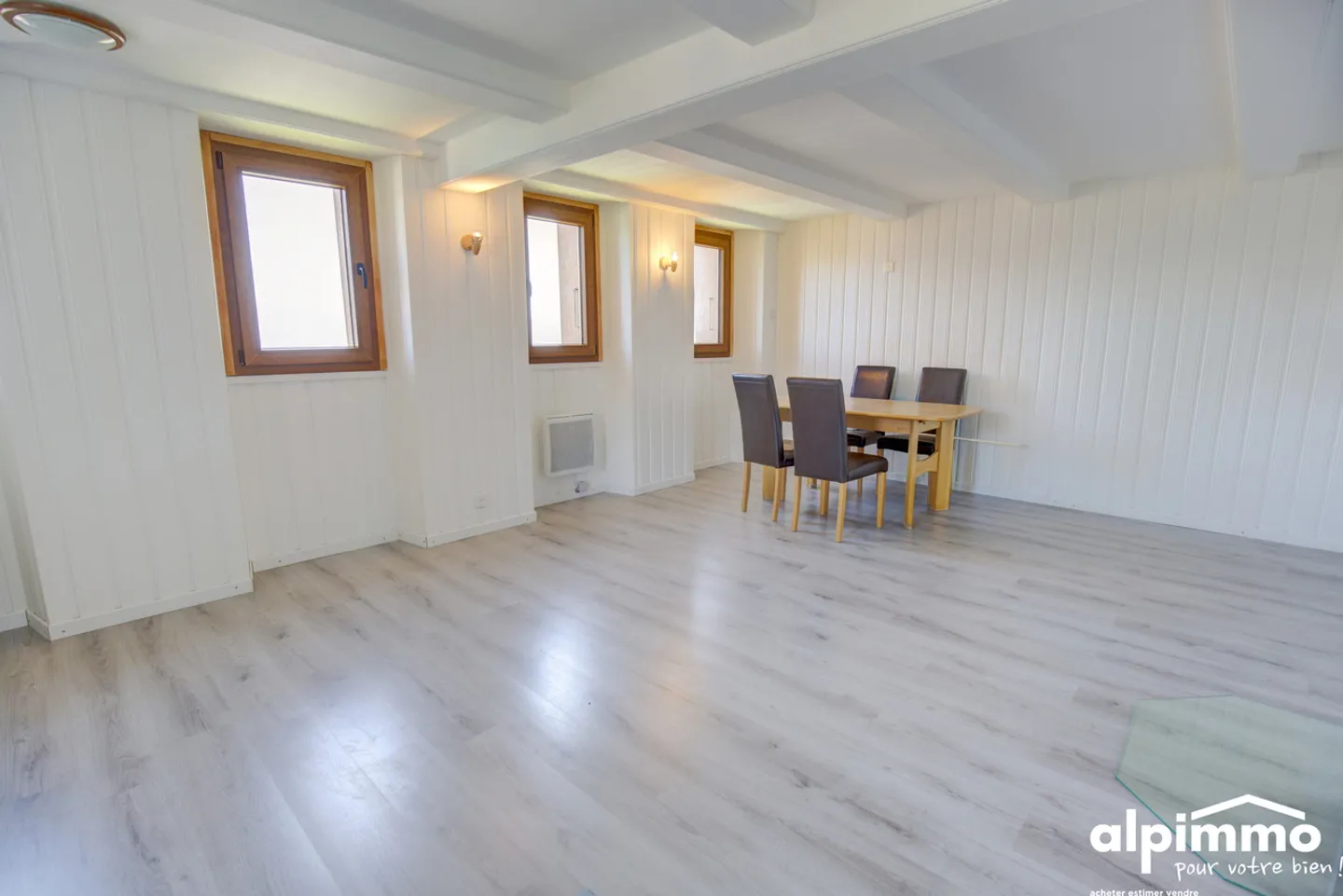 Appartamento ristrutturato con 3 stanze nel cuore del vecchio villaggio di Haute-Nendaz! - Foto 2 di 13