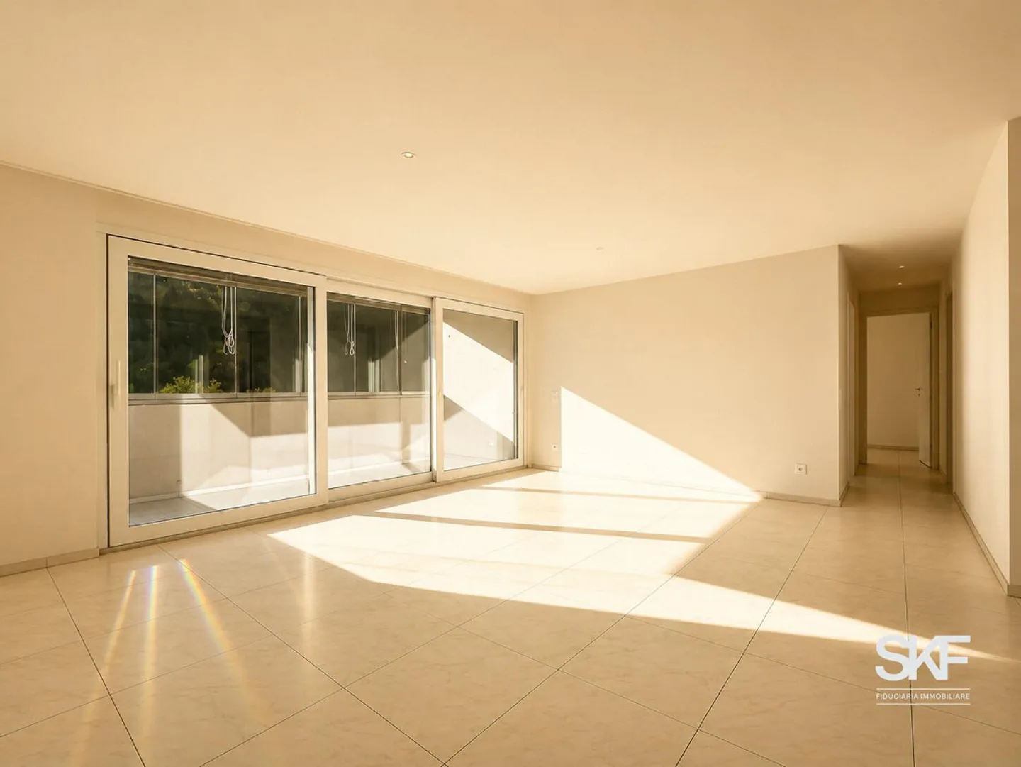 RIVERA - À LOUER 4.5 PIÈCES AVEC TERRASSE VITRÉE - Photo 2 sur 14