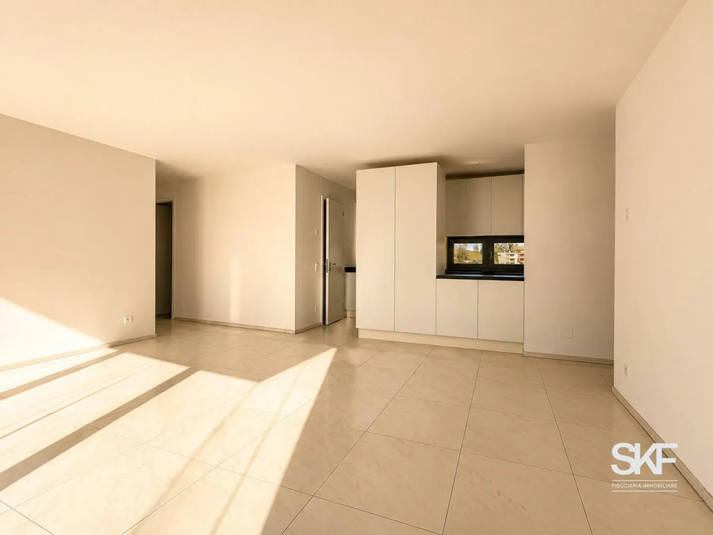 RIVERA - À LOUER 4.5 PIÈCES AVEC TERRASSE VITRÉE - Photo 4 sur 14