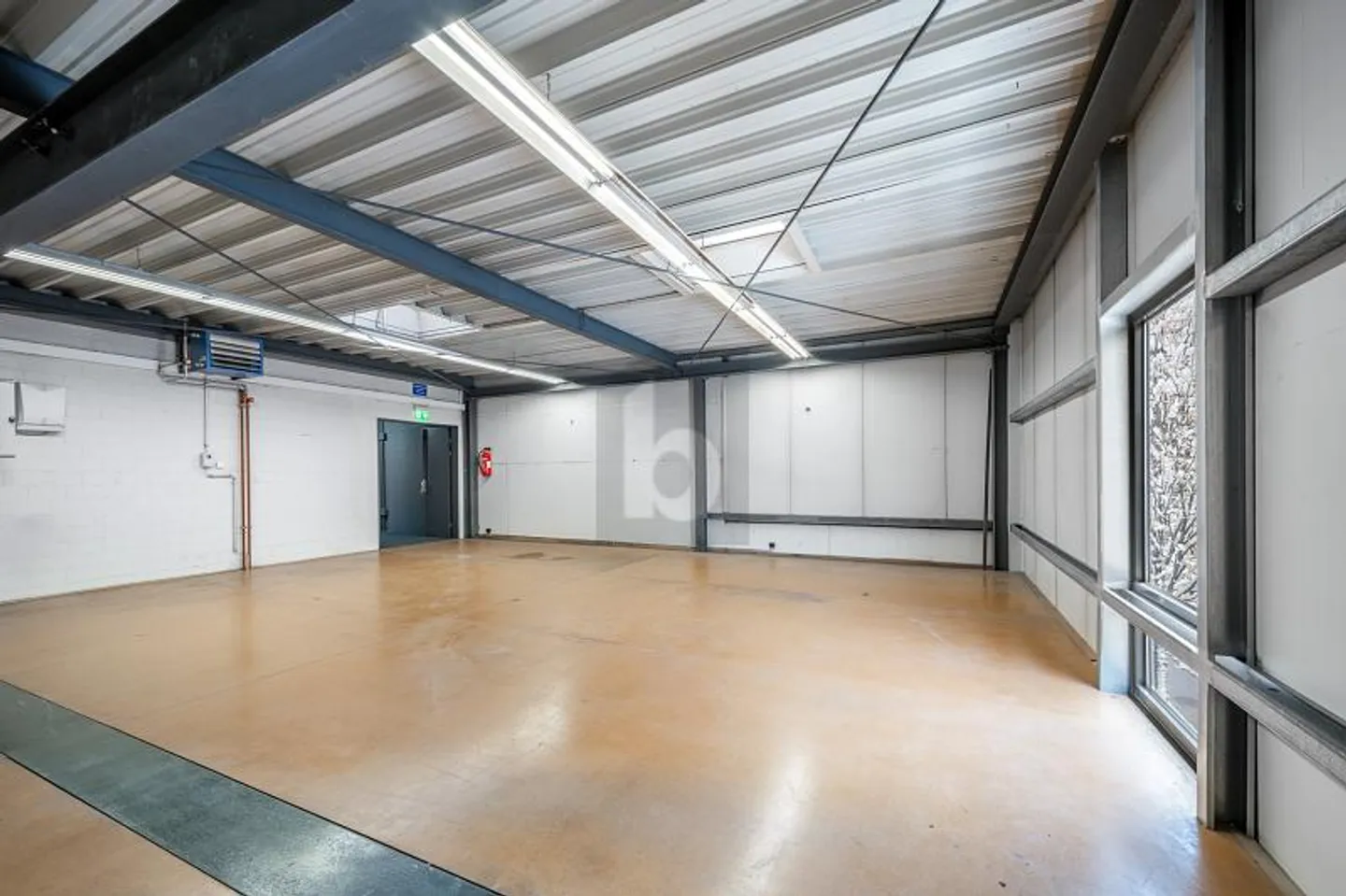 SPAZIO DI STOCCAGGIO E LOGISTICA MODERNO - Foto 5 di 6