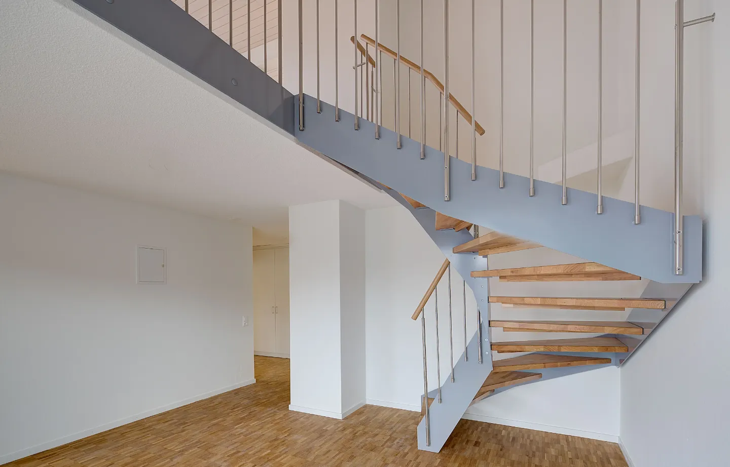 Modern Apartment with Balcony - Photo 10 of 11