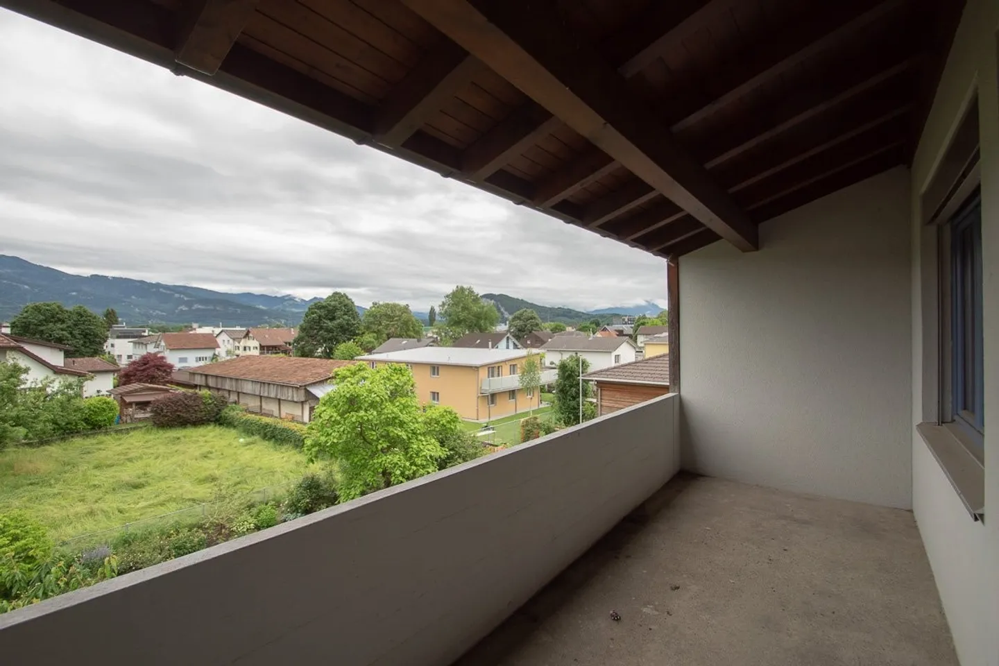 Charming 4.5-room apartment - Photo 3 of 5