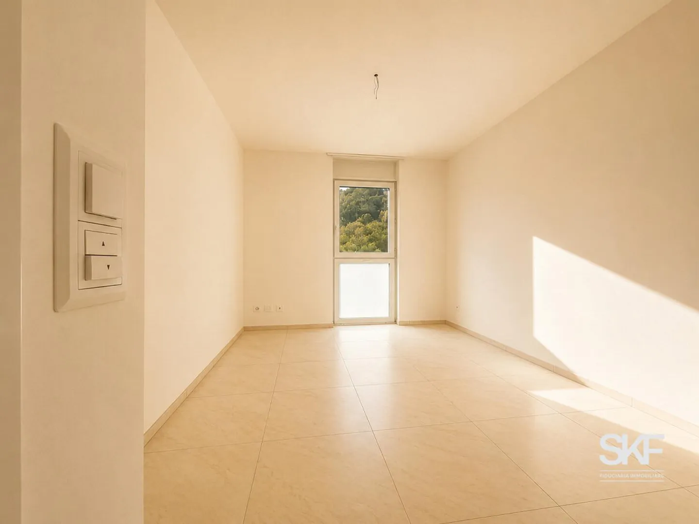 RIVERA - À LOUER 4.5 PIÈCES AVEC TERRASSE VITRÉE - Photo 13 sur 14