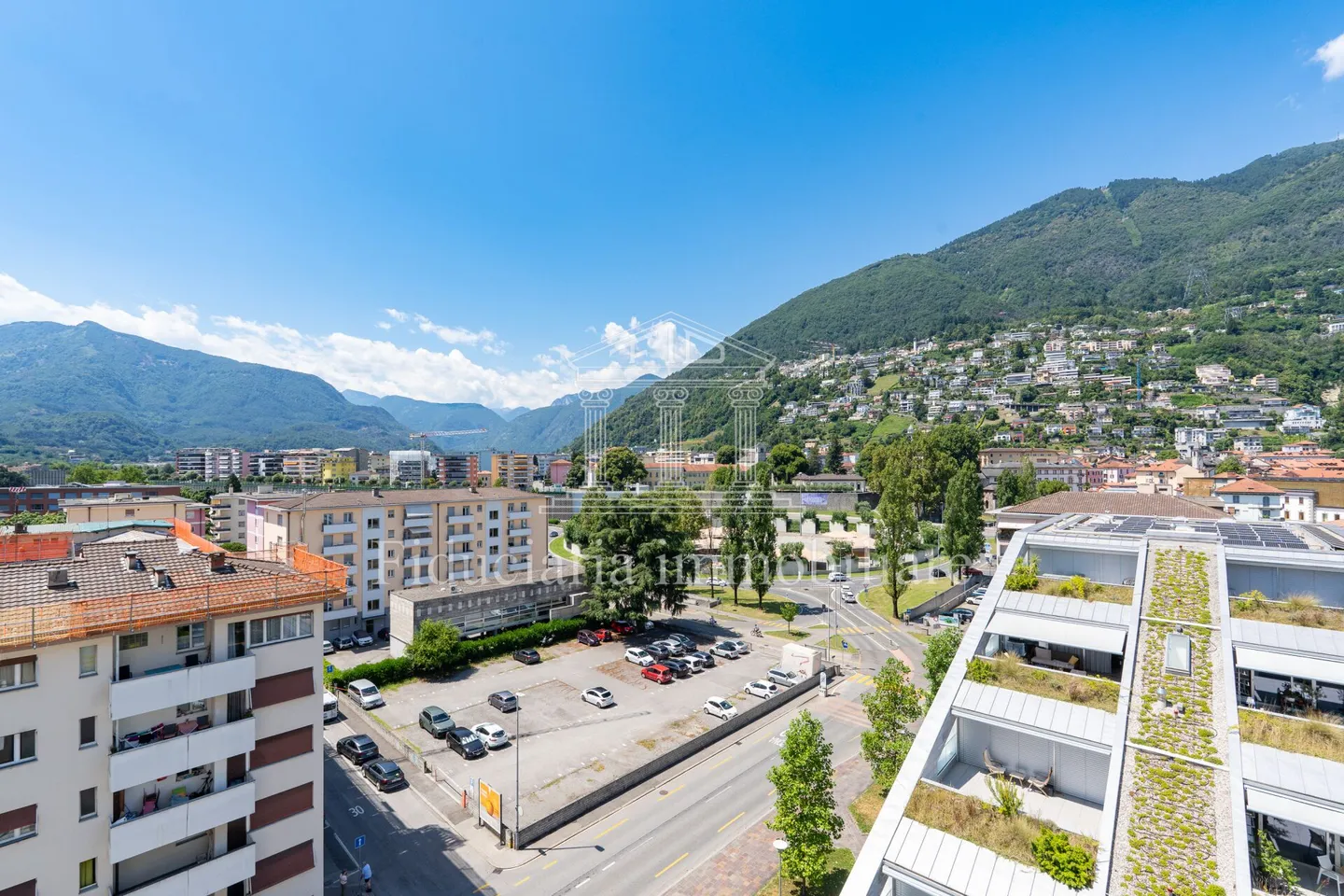 LOCARNO - Atemberaubender Blick vom 8. Stock im Herzen von Locarno - Foto 2 von 9