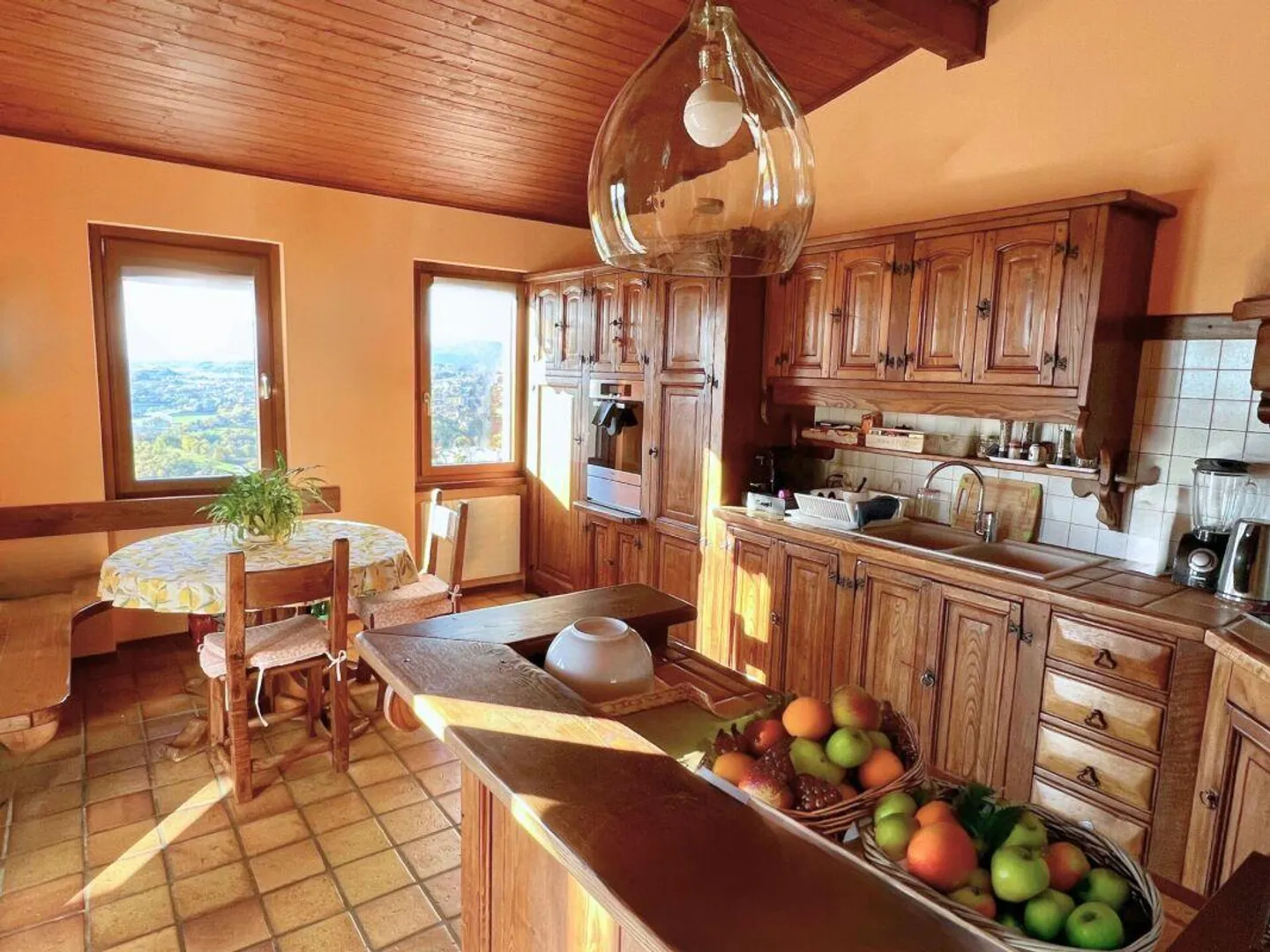 Elegante casa di campagna con grande giardino e due appartamenti collegati - Foto 6 di 19