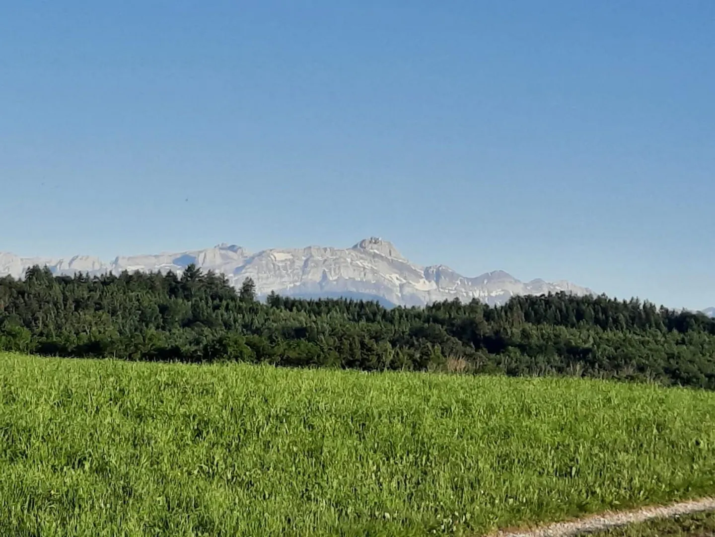Expérience de vie exclusive avec vue : Appartement moderne de 4,5 pièces - Photo 2 sur 6