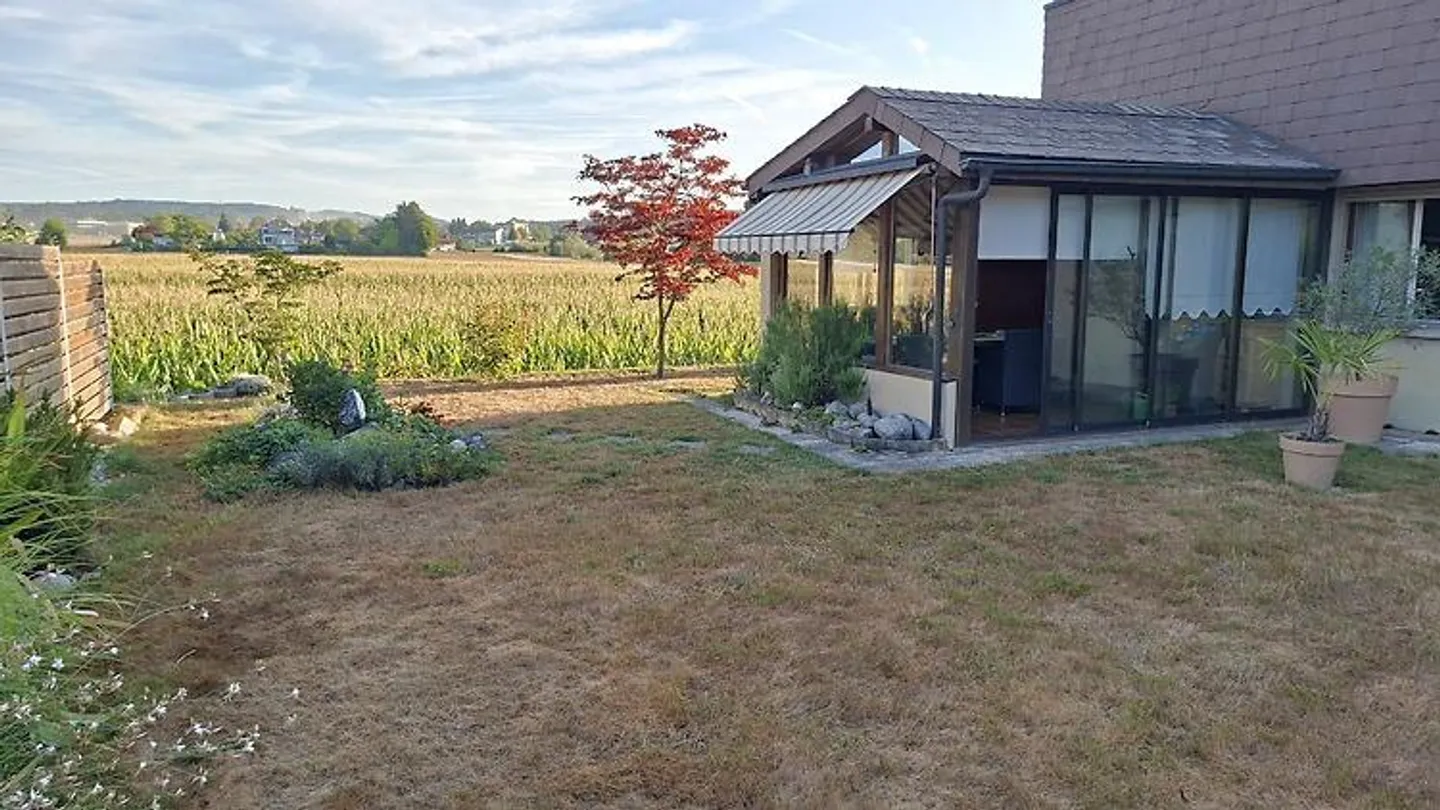 Casa indipendente con giardino - Foto 1 di 9