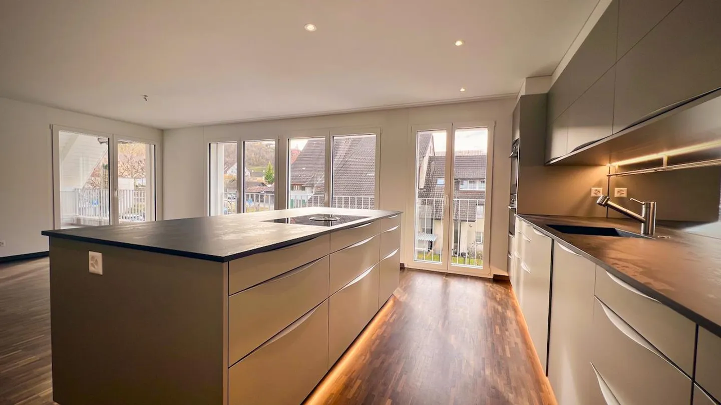 Appartamento attico confortevole con balcone e stanza hobby - Foto 1 di 30