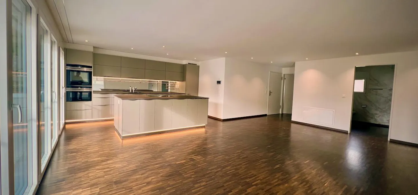 Appartamento attico confortevole con balcone e stanza hobby - Foto 2 di 30