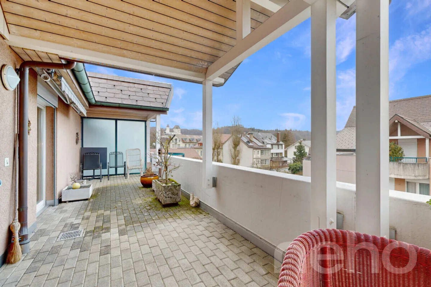 Attico esclusivo con vista panoramica e potenziale di sviluppo - Foto 11 di 13